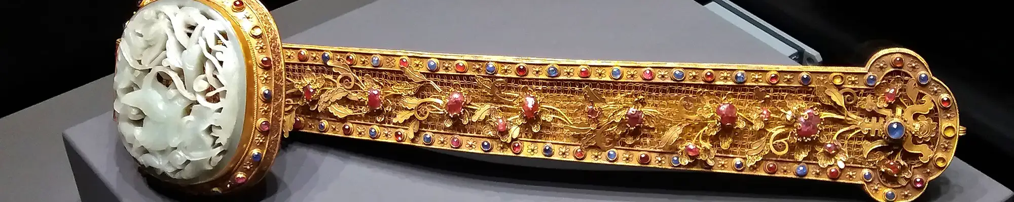 Ruyi scepter and feng shui ornament - Traditional ruyi figurine collection
